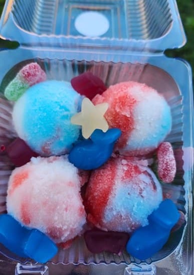 Firecracker Sundae water ice tray with candy